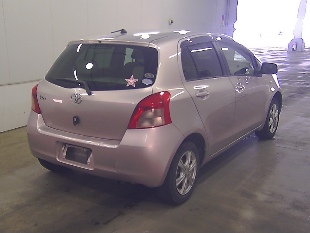 TOYOTA VITZ