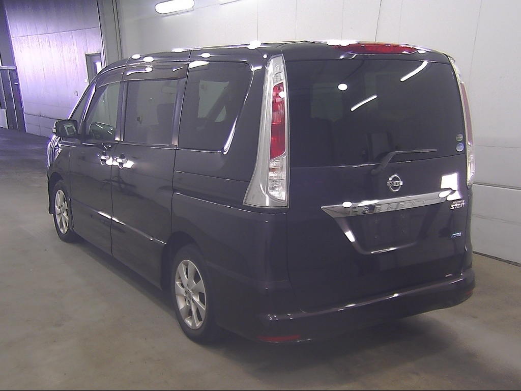 NISSAN SERENA