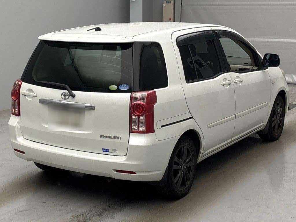 TOYOTA RAUM