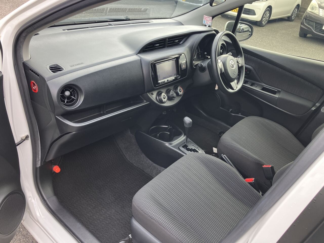 TOYOTA VITZ