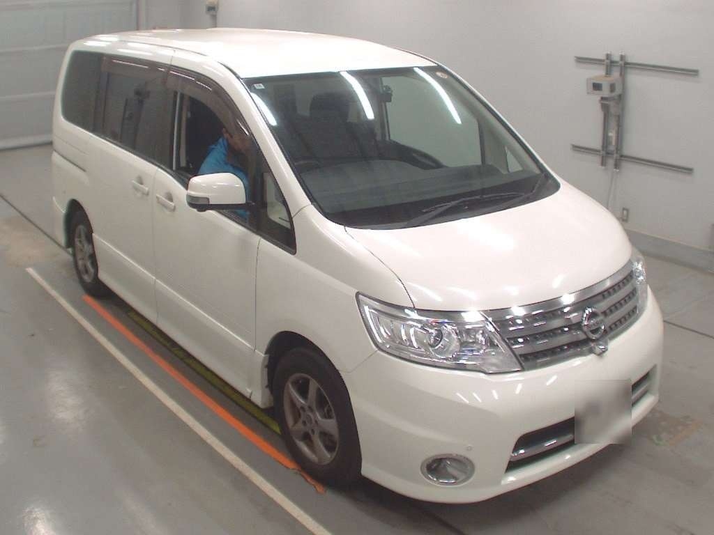 NISSAN SERENA