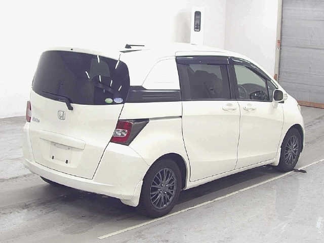 HONDA FREED SPIKE