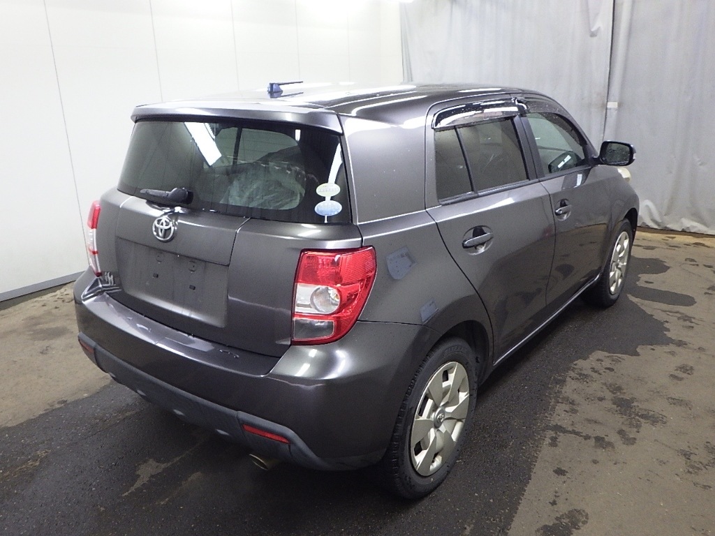 TOYOTA IST