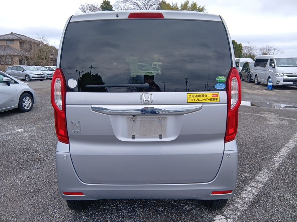 HONDA N-BOX