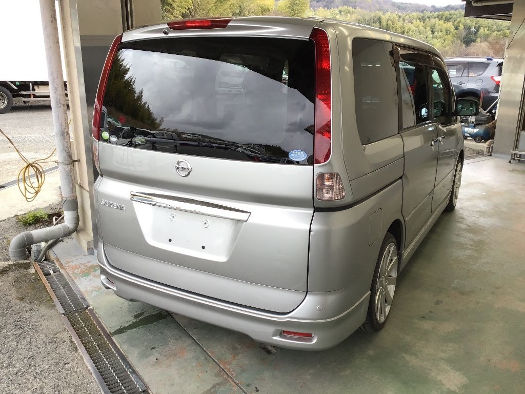 NISSAN SERENA