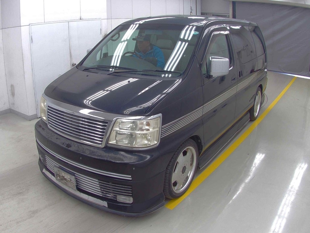 NISSAN ELGRAND