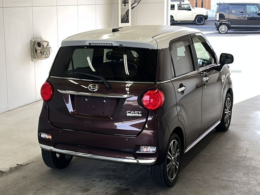 DAIHATSU CAST