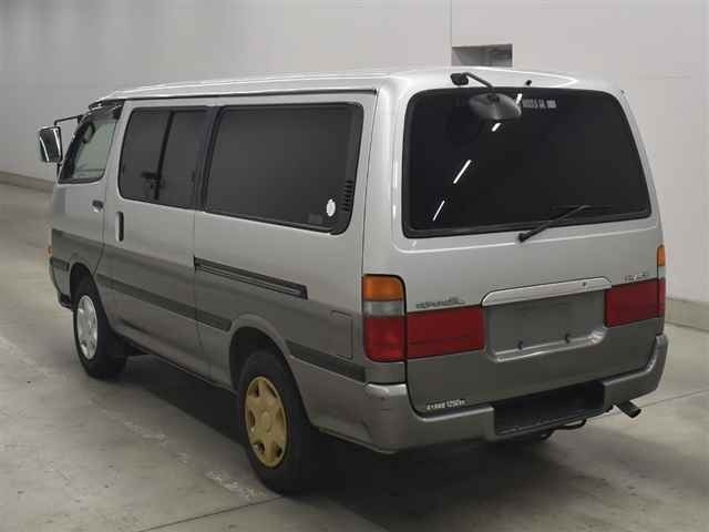 TOYOTA REGIUS ACE