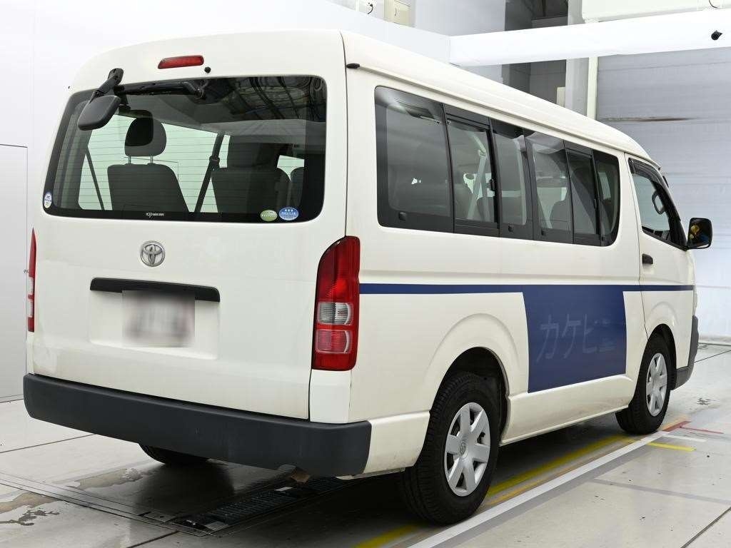 TOYOTA HIACE