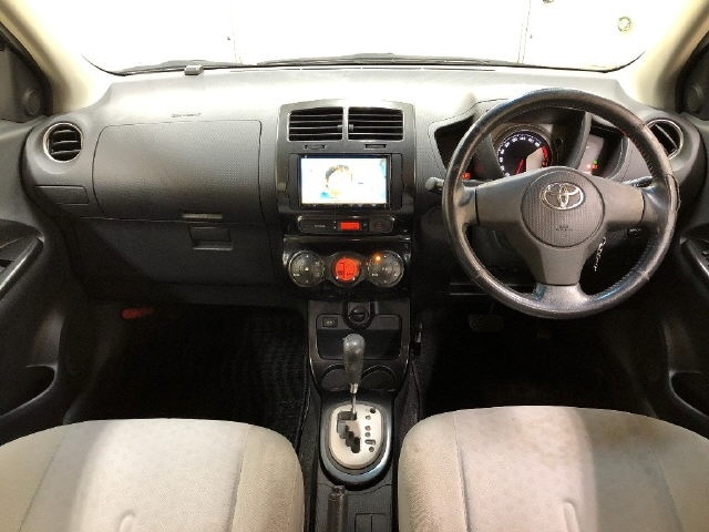 TOYOTA IST