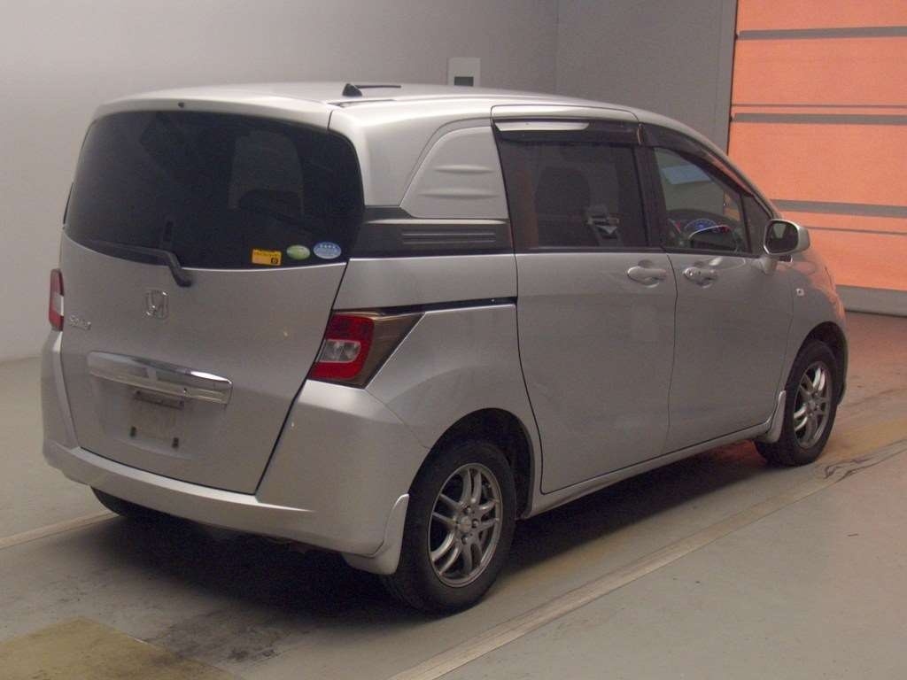 HONDA FREED SPIKE