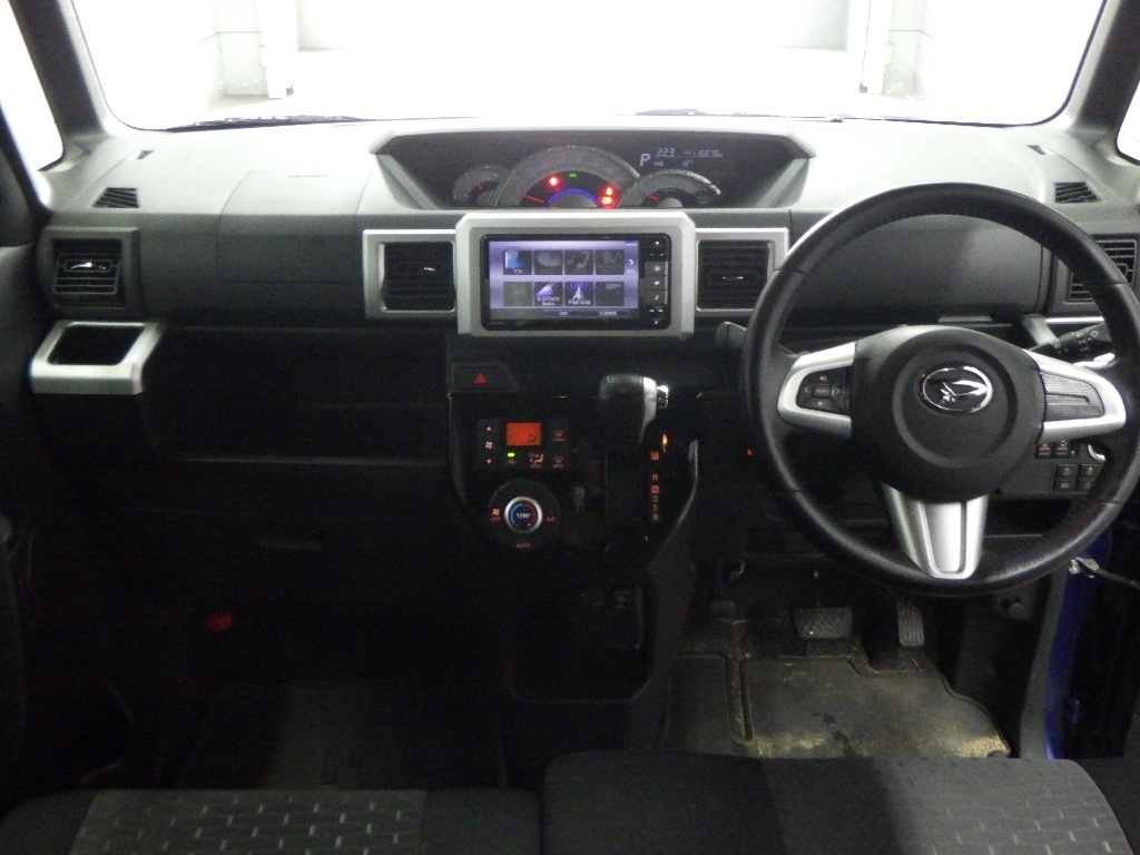 DAIHATSU WAKE