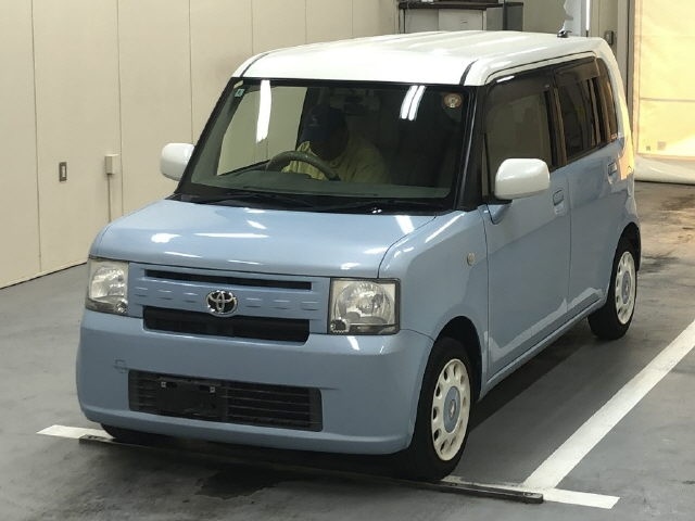 TOYOTA PIXIS SPACE