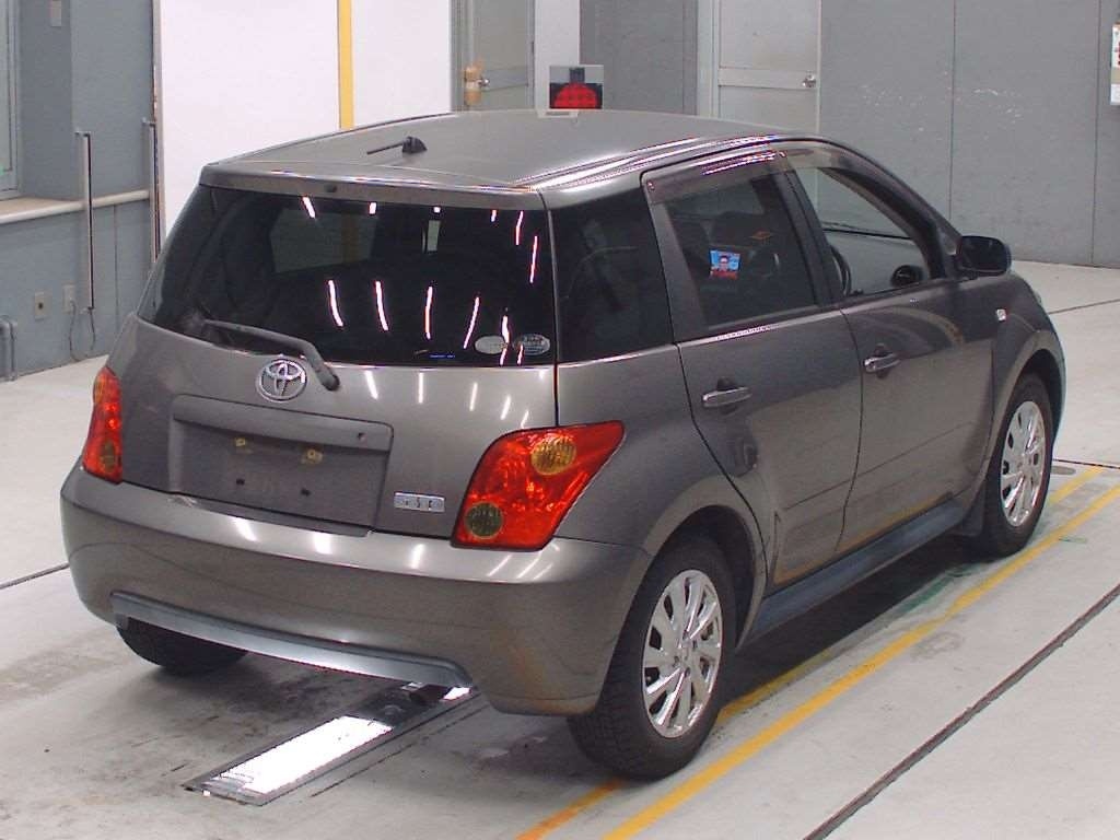 TOYOTA IST