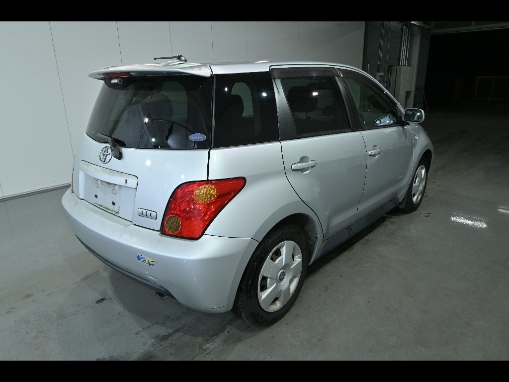 TOYOTA IST