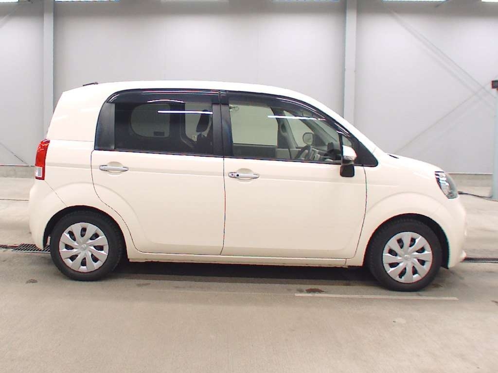 TOYOTA PORTE