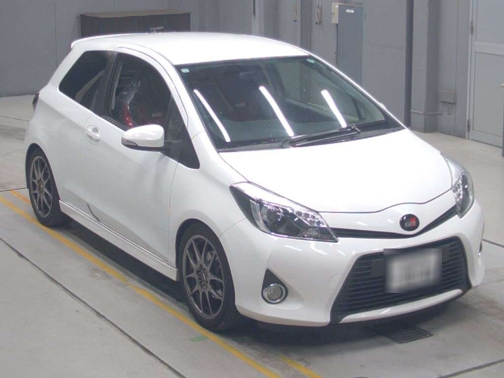 TOYOTA VITZ