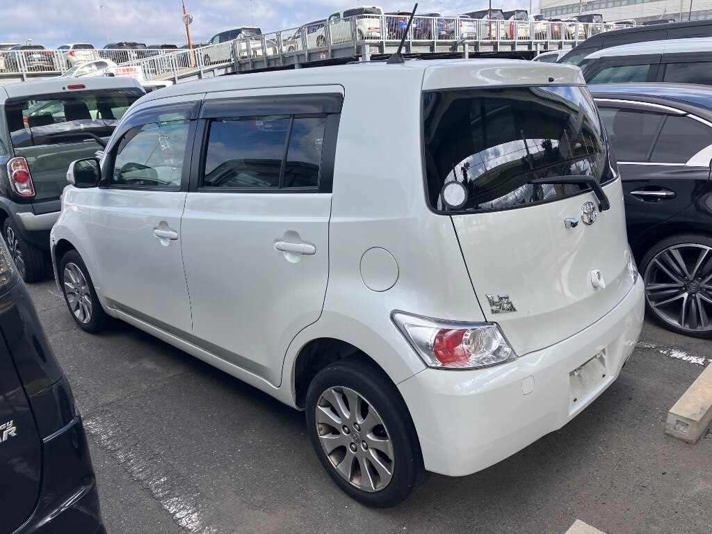 TOYOTA BB