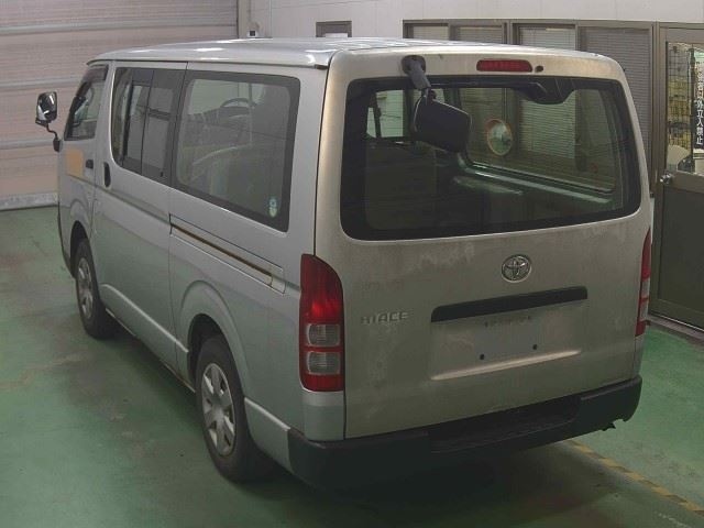 TOYOTA REGIUS ACE