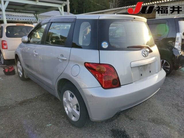 TOYOTA IST