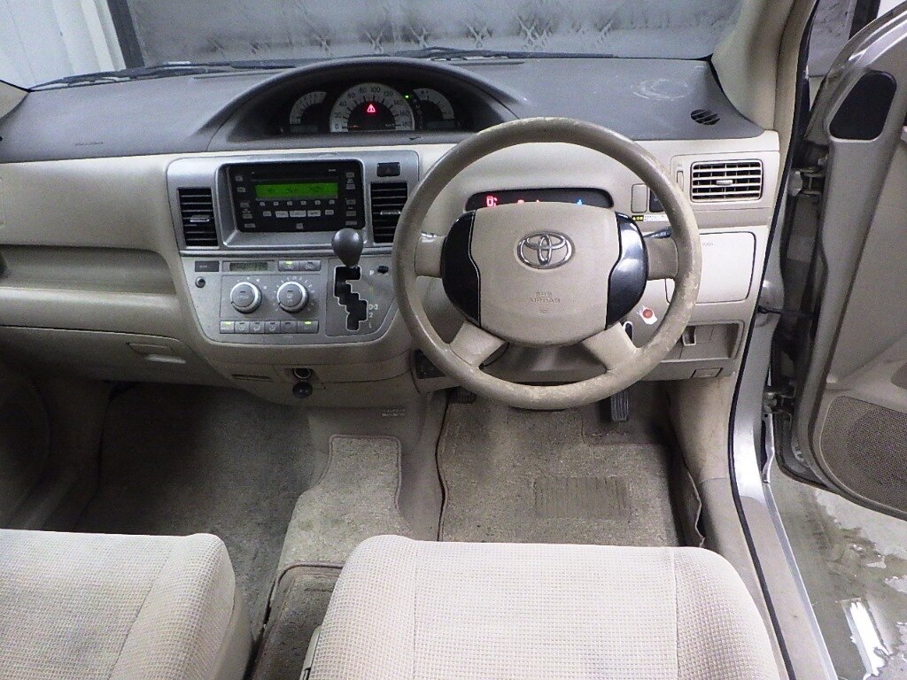 TOYOTA RAUM