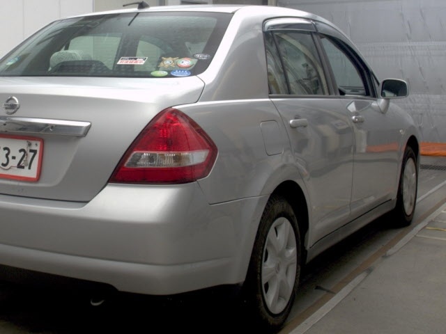 NISSAN TIIDA LATIO