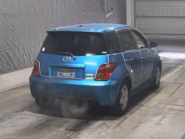 TOYOTA IST