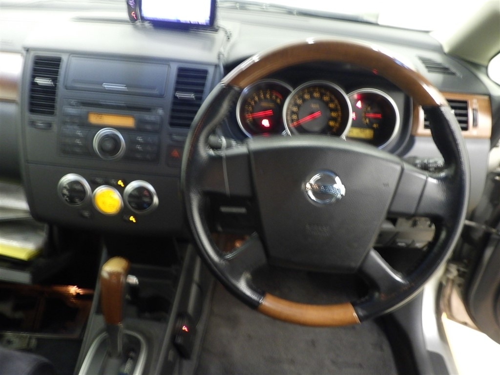 NISSAN TIIDA LATIO