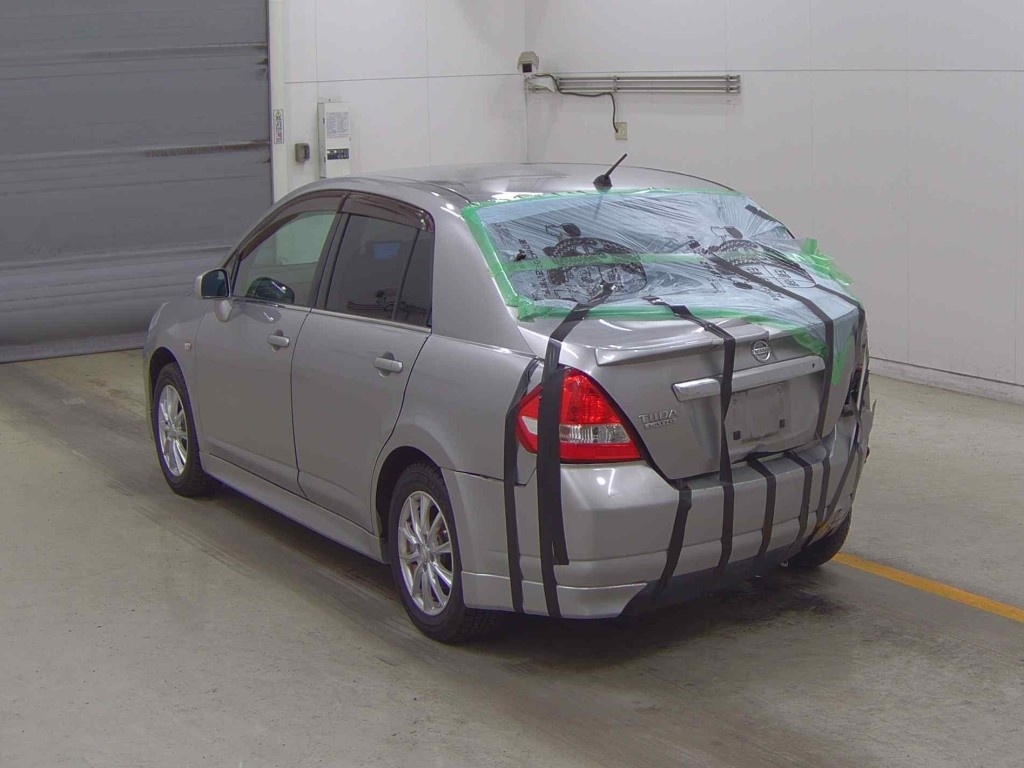 NISSAN TIIDA LATIO