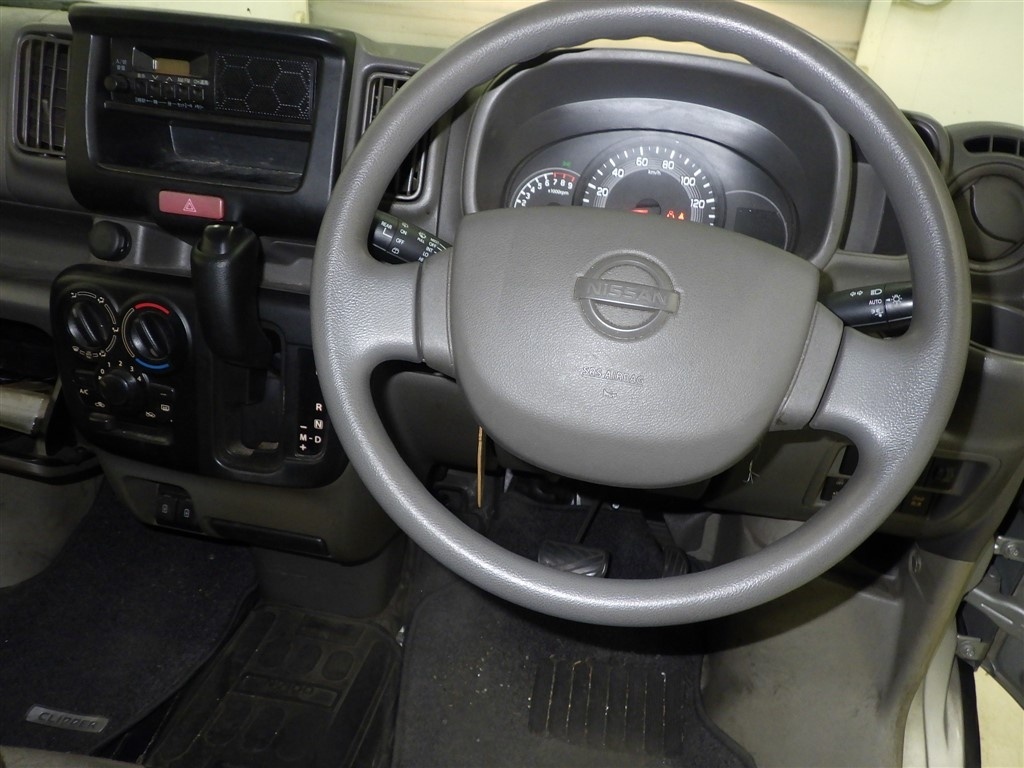 NISSAN NV100 CLIPPER