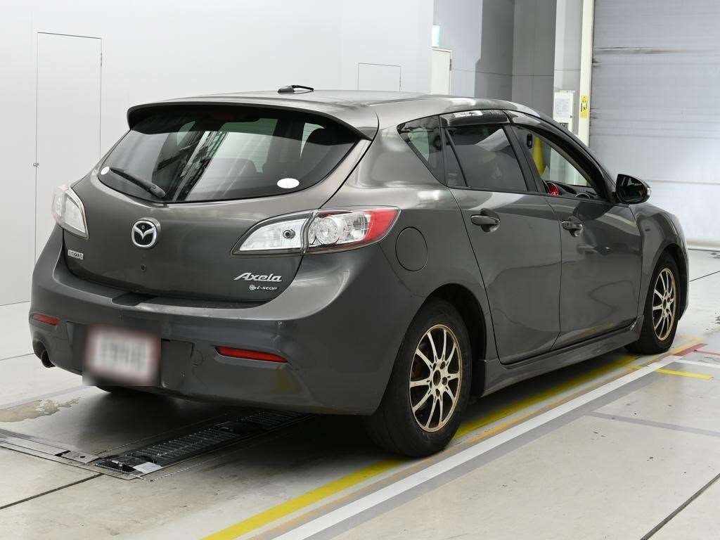 MAZDA AXELA