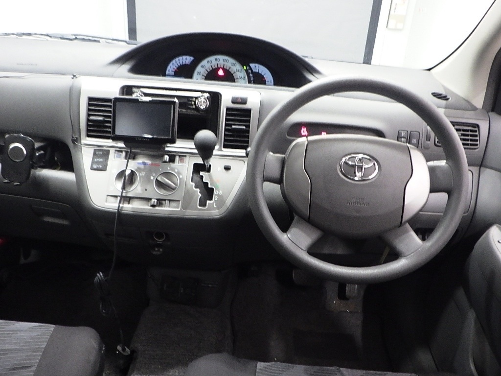 TOYOTA RAUM