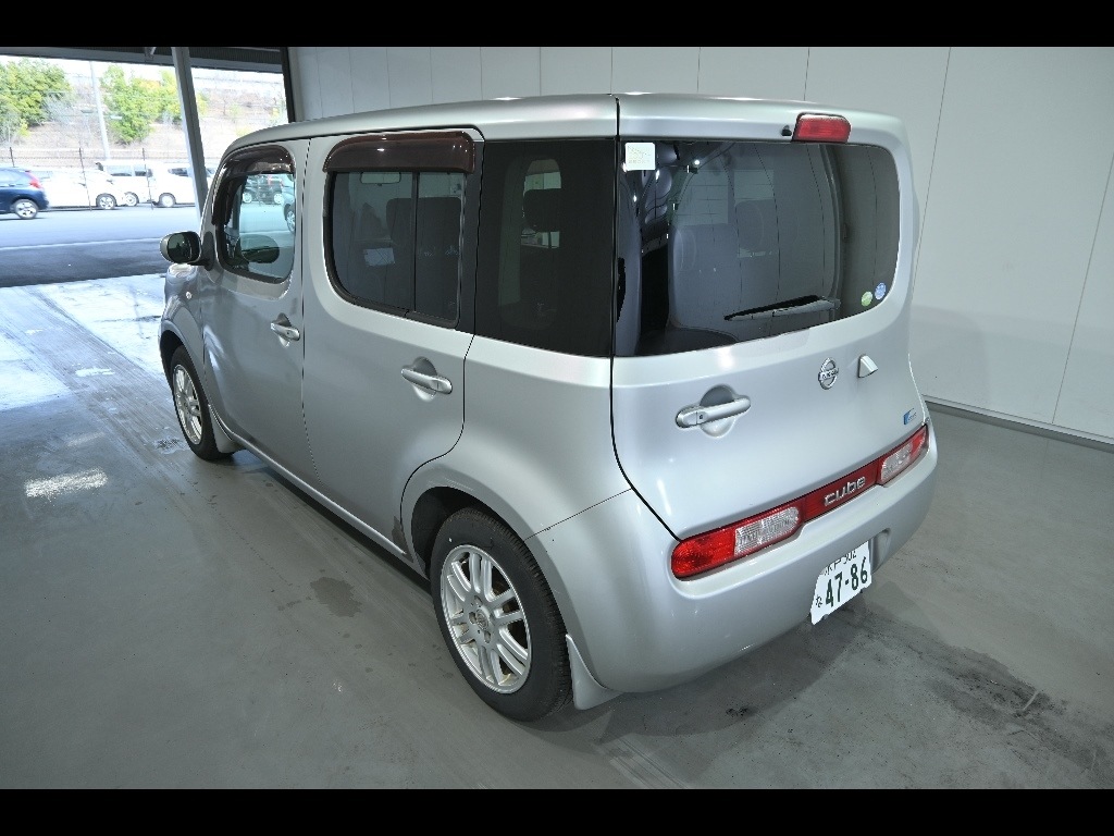 NISSAN CUBE