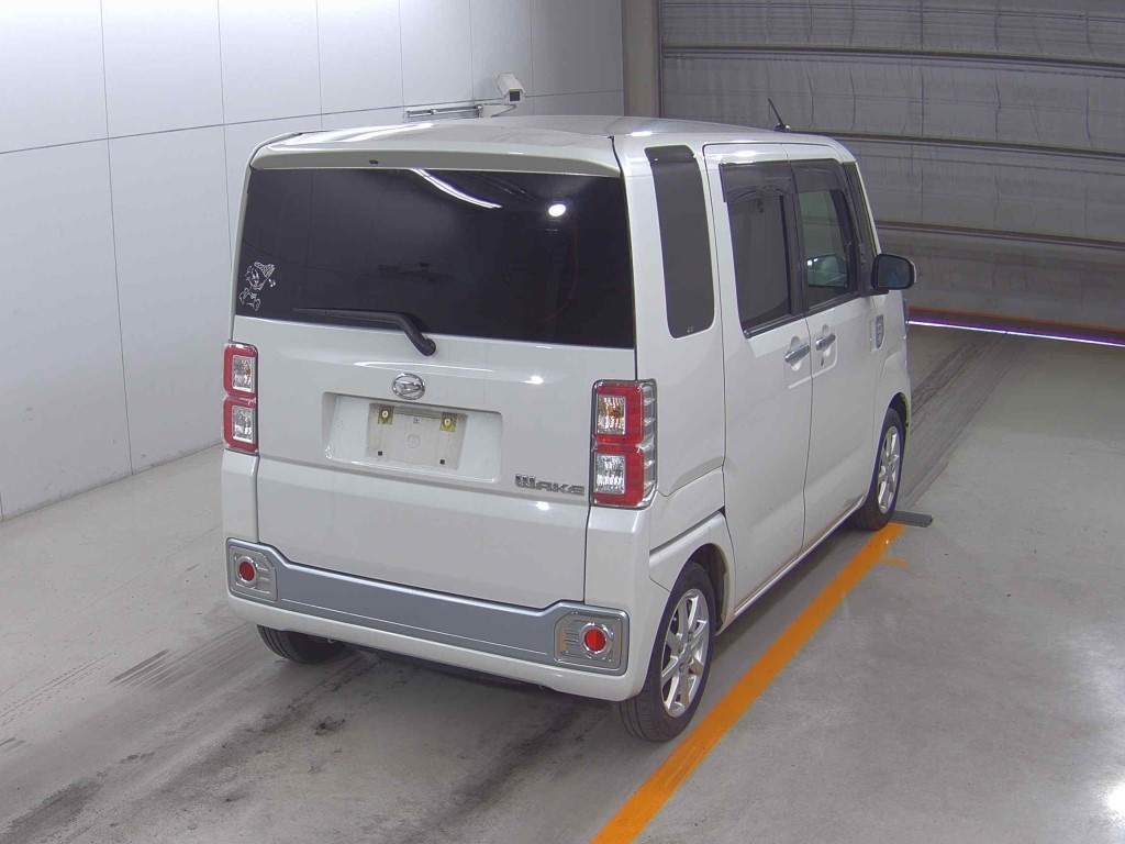 DAIHATSU WAKE