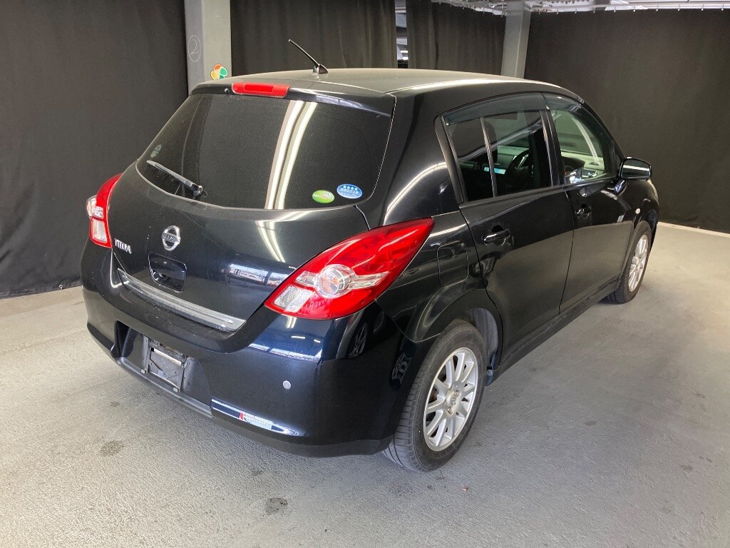 NISSAN TIIDA