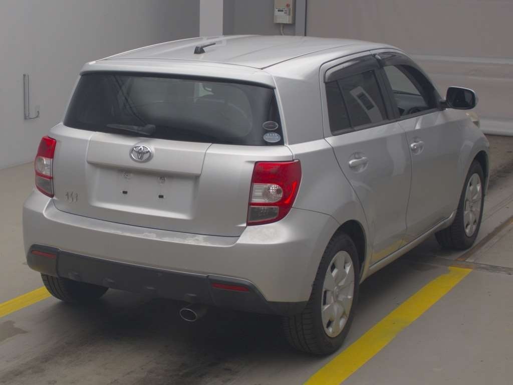 TOYOTA IST