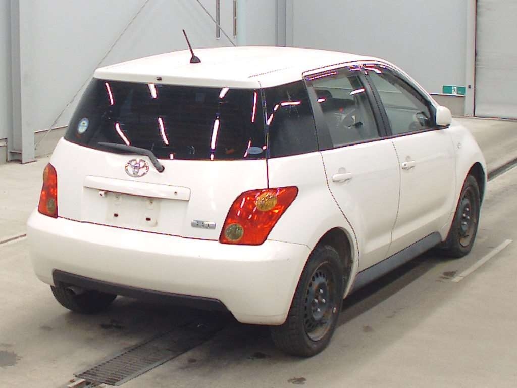TOYOTA IST