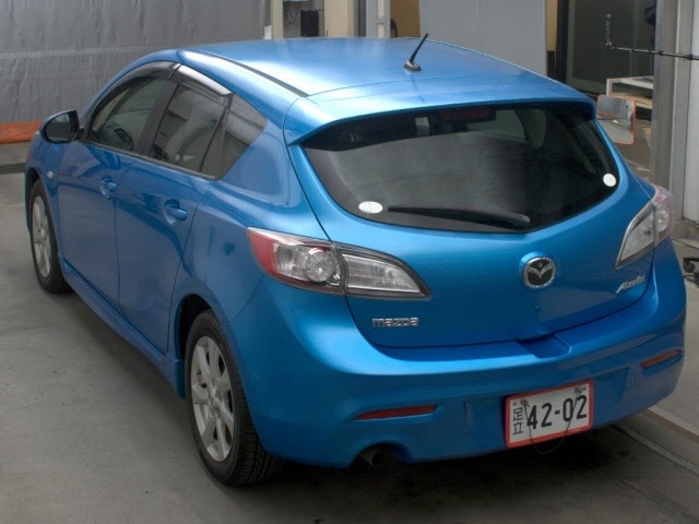 MAZDA AXELA