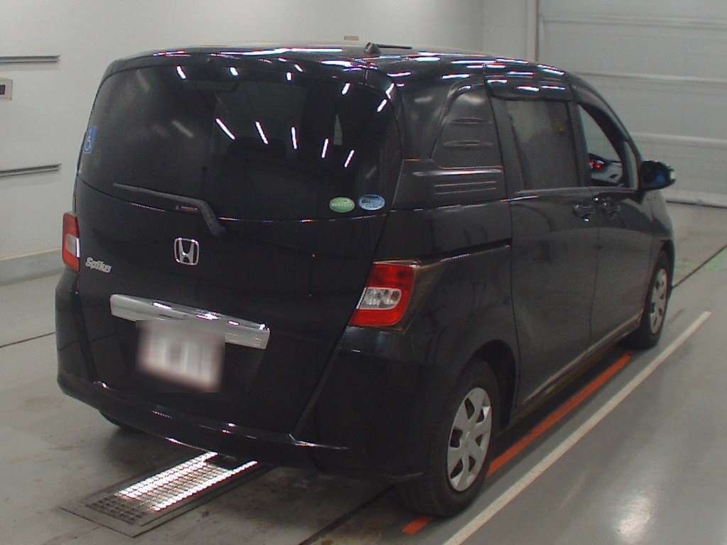 HONDA FREED SPIKE