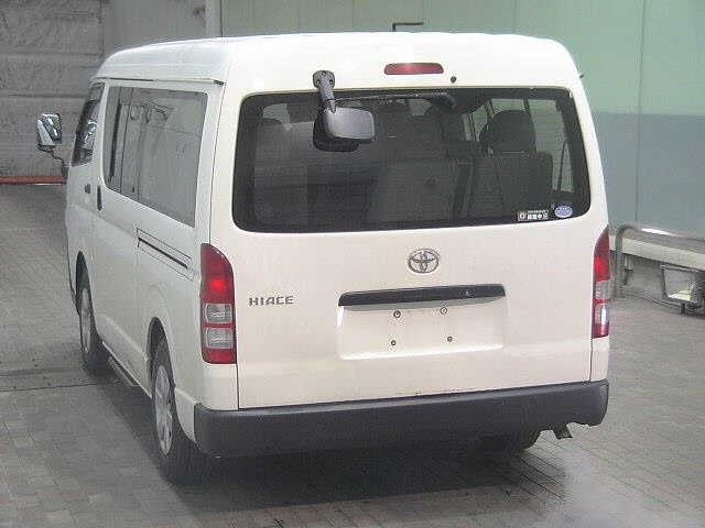 TOYOTA HIACE