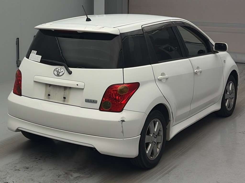 TOYOTA IST