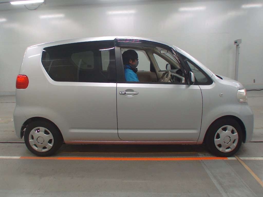 TOYOTA PORTE