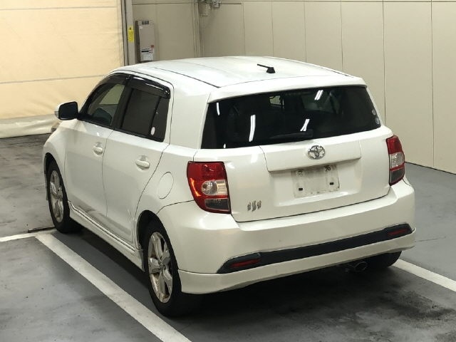 TOYOTA IST