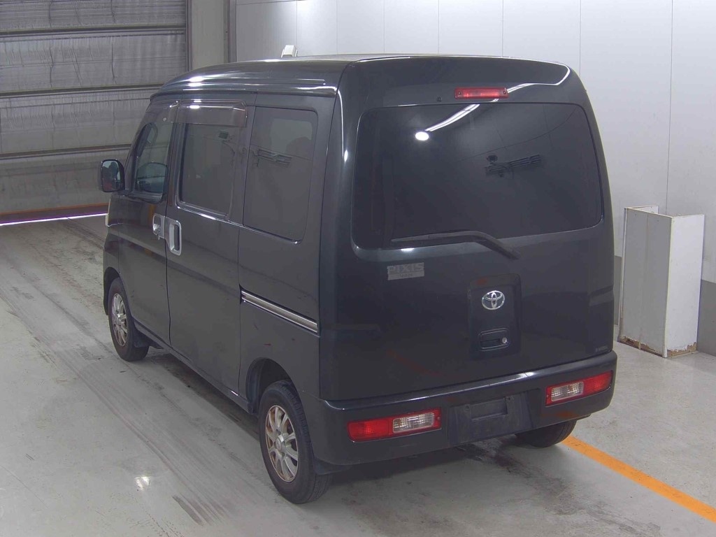 TOYOTA PIXIS VAN