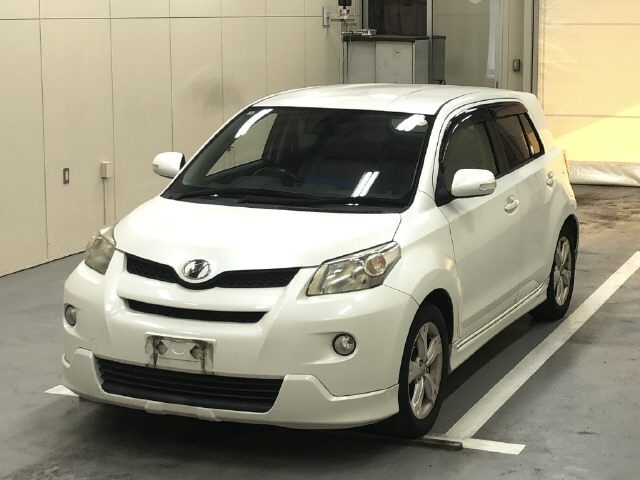 TOYOTA IST