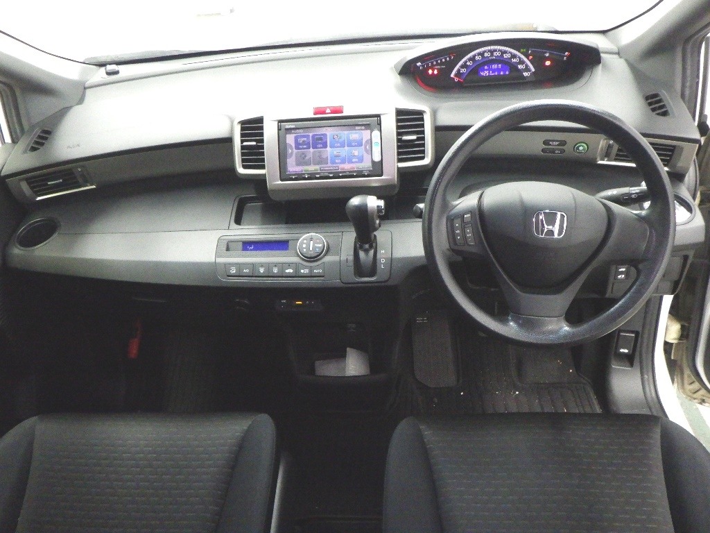 HONDA FREED SPIKE