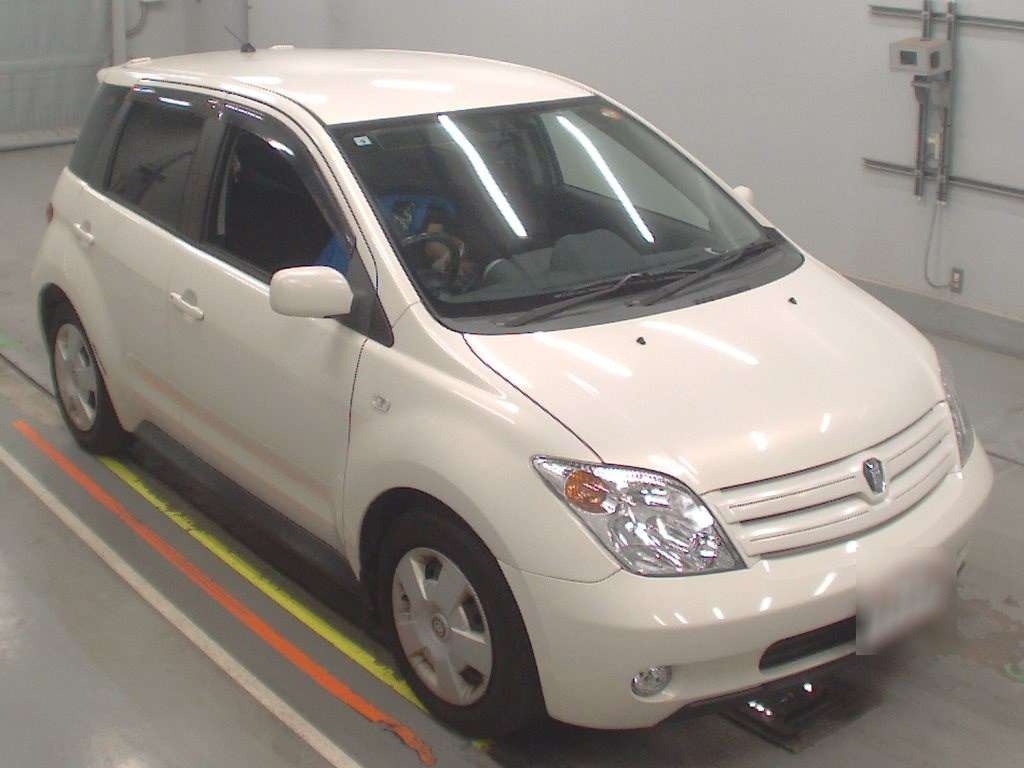 TOYOTA IST