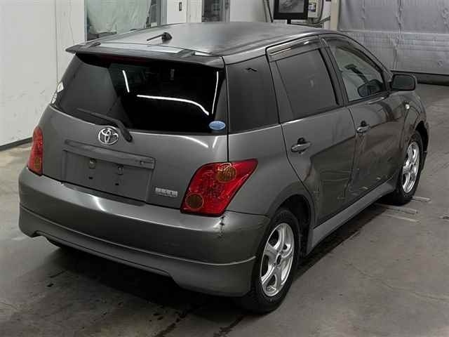 TOYOTA IST