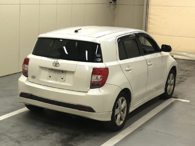 TOYOTA IST