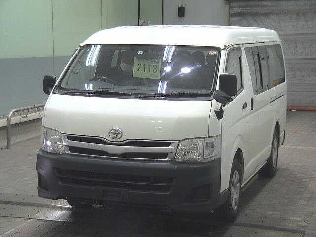 TOYOTA HIACE